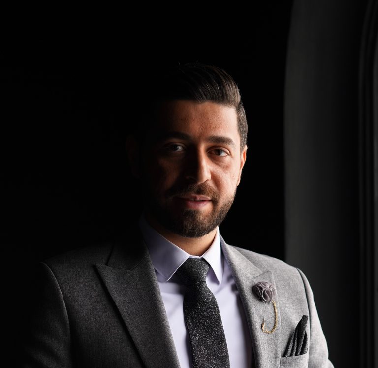 امیر حسین زاده، بنیان‌گذار دکومت